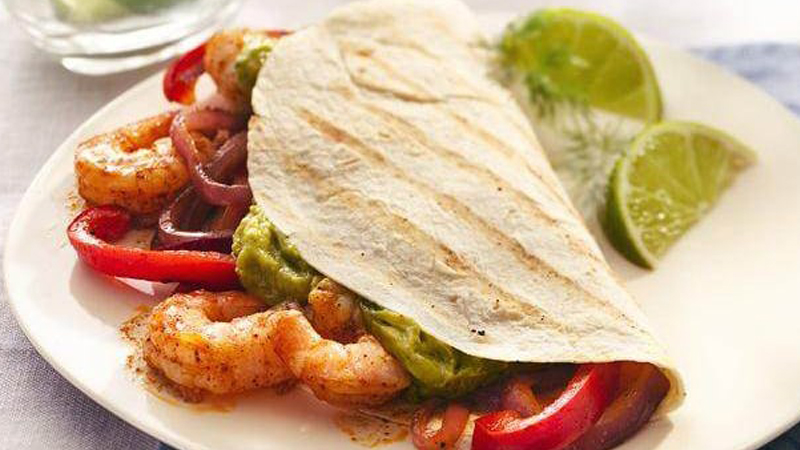 Fajitas mit grillierten Shrimps hero