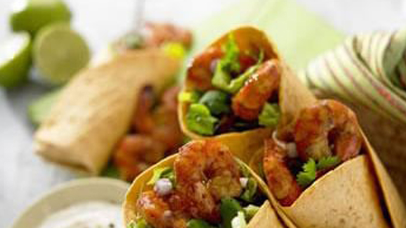 lime-and-prawn-fajitas-with-sour-cream