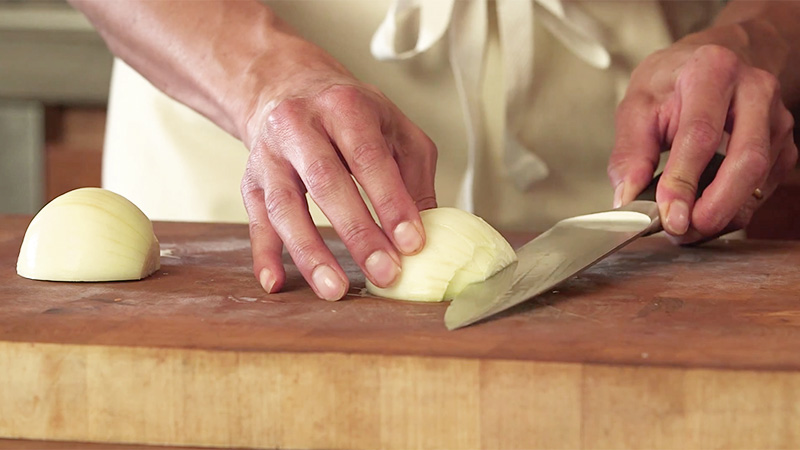 How to chop an Onion