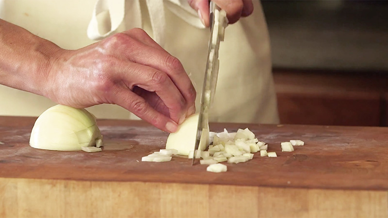 How to chop an Onion